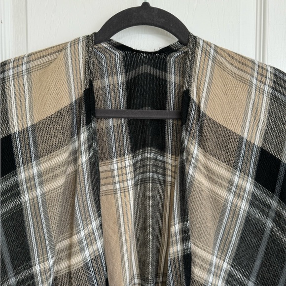 Black & Taupe Plaid Shawl - Picture 9 of 12